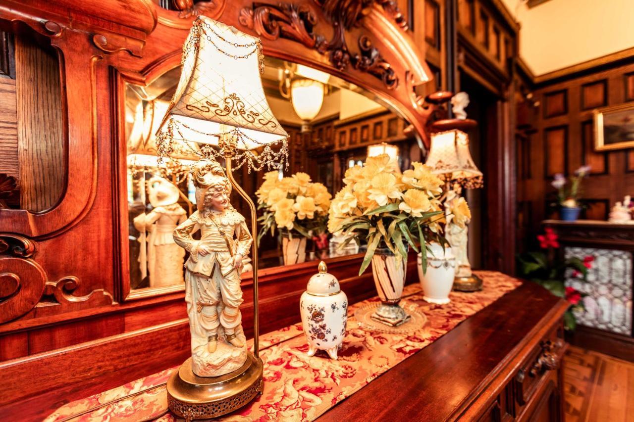Amethyst Inn Victoria Exteriör bild