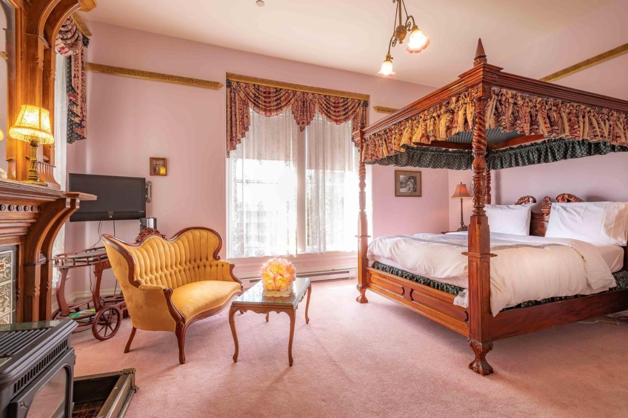 Amethyst Inn Victoria Exteriör bild