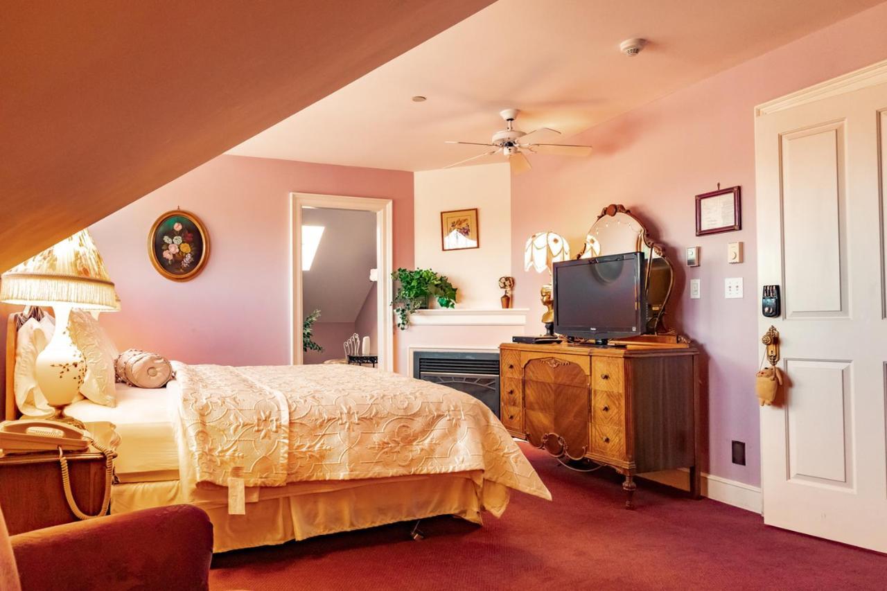 Amethyst Inn Victoria Exteriör bild