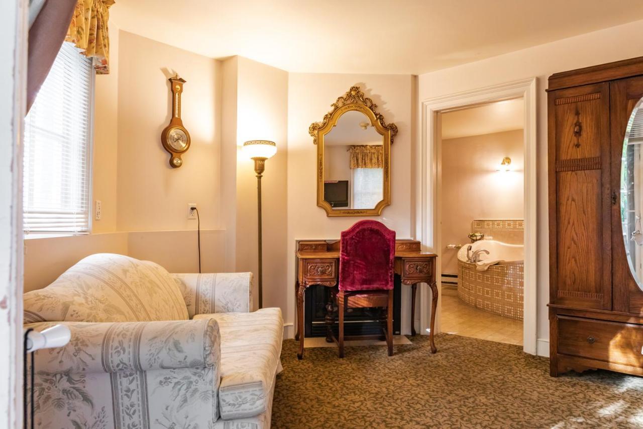 Amethyst Inn Victoria Exteriör bild